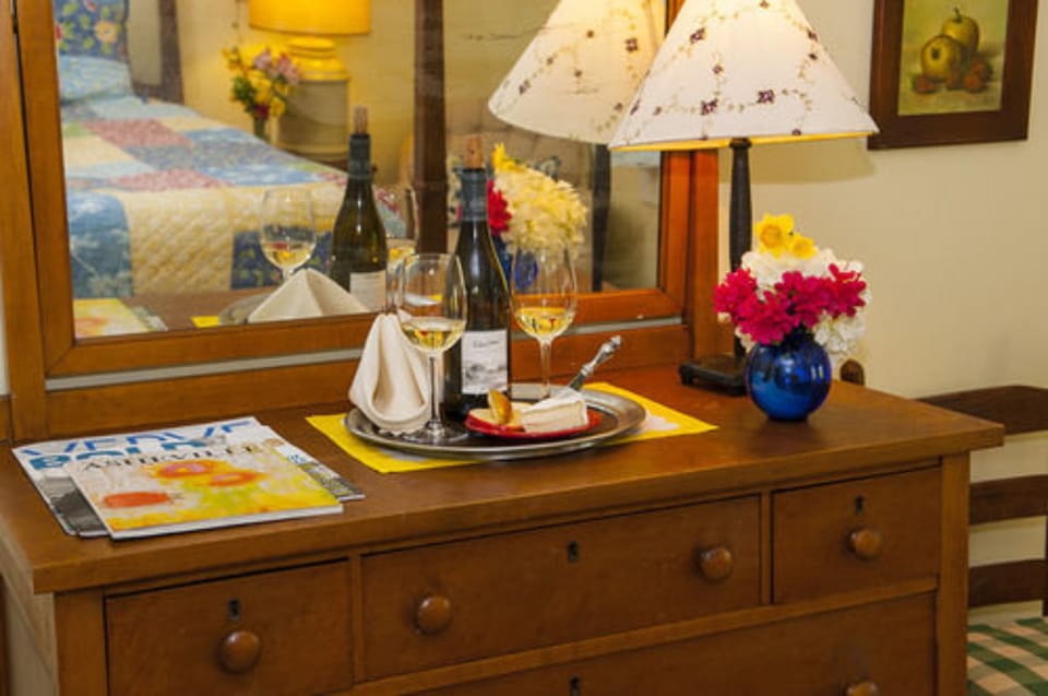 Room (Eight) | Individually decorated, individually furnished, soundproofing, free WiFi