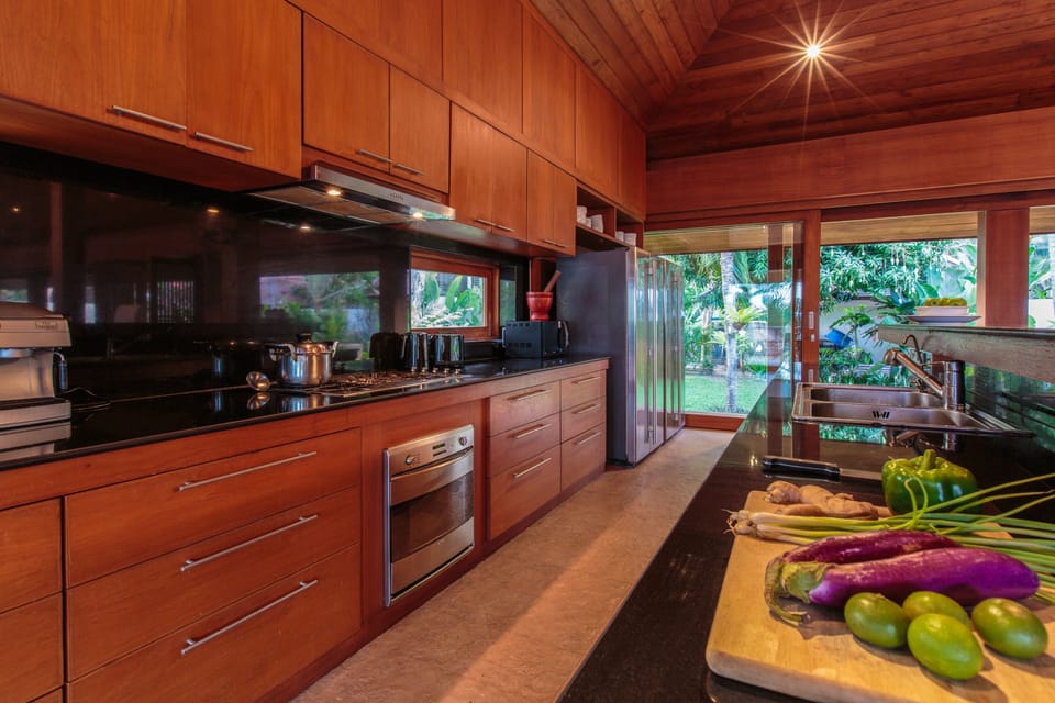 Villa (6 Bedrooms) | Private kitchen | Coffee/tea maker, fridge, microwave, oven