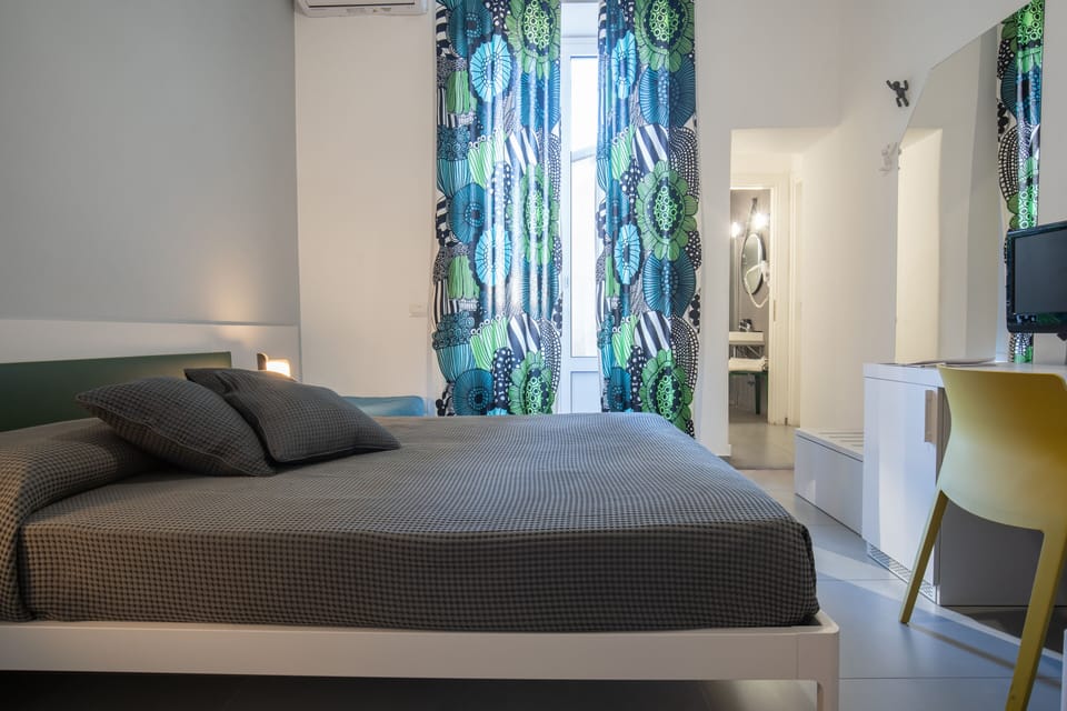 Triple Room | Hypo-allergenic bedding, down comforters, memory foam beds, minibar