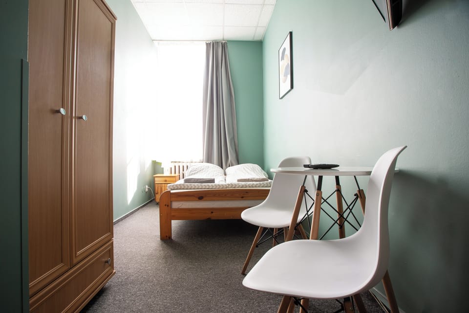 Cribs (free), WiFi (free), bed sheets