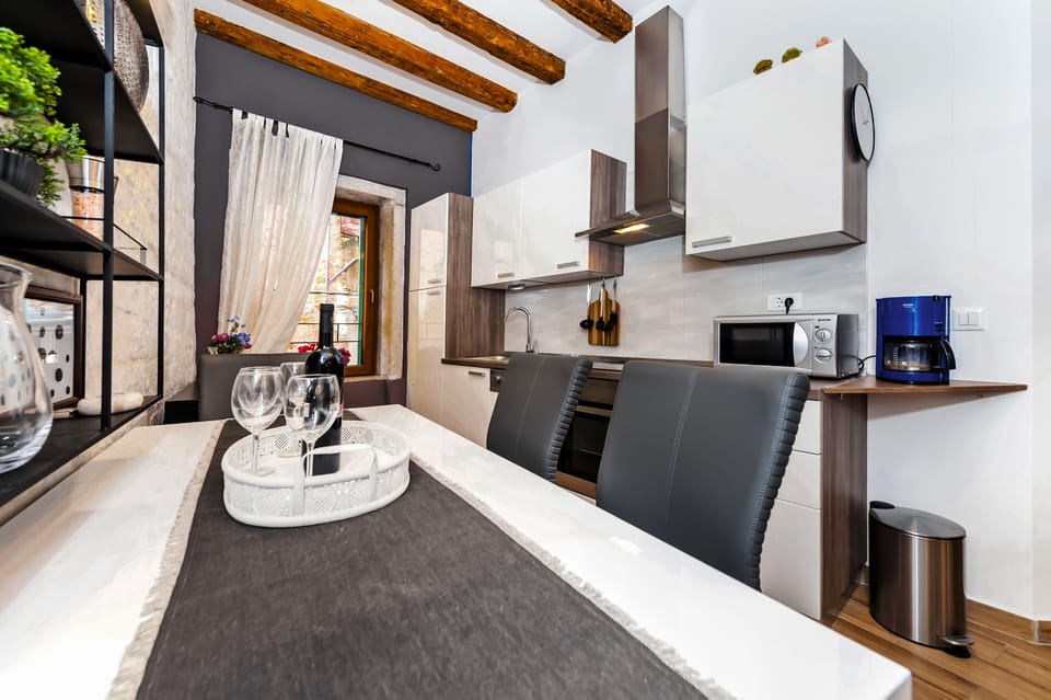 Deluxe Double Room | Private kitchen