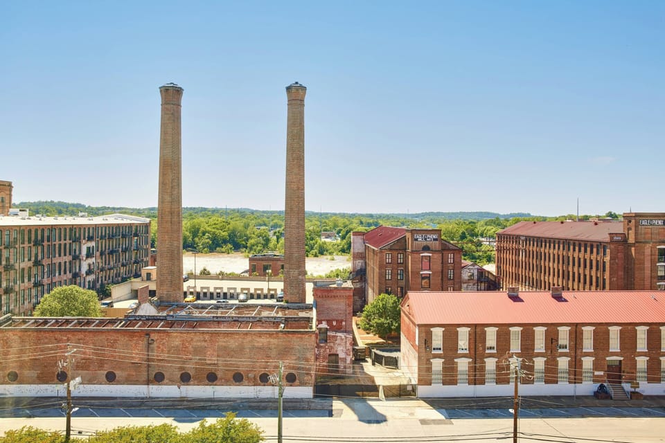 Room, 1 King Bed | In-room safe, desk, laptop workspace, iron/ironing board