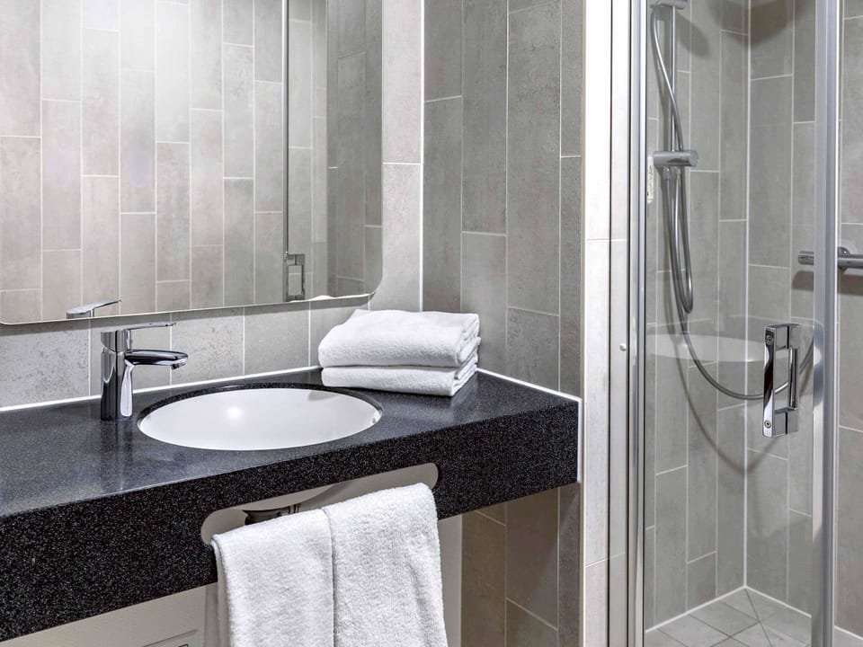 Double Room | Bathroom | Shower, hair dryer, towels, soap