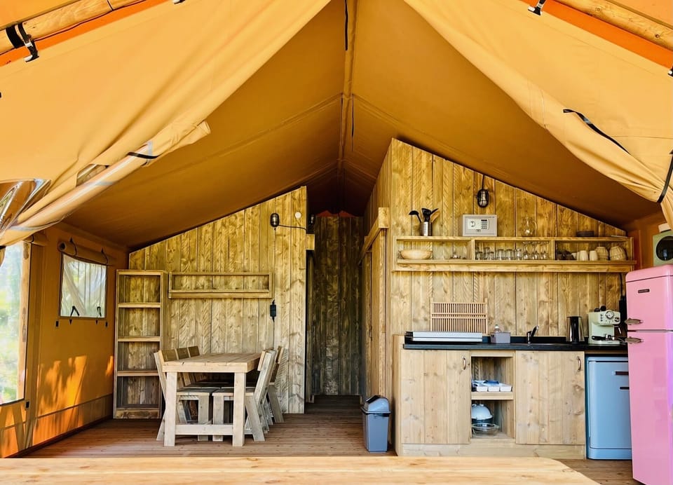 Superior Bungalow | Free WiFi, bed sheets