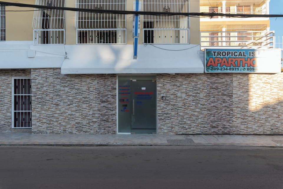 Apartment, 1 Bedroom, Smoking, Balcony | Property entrance