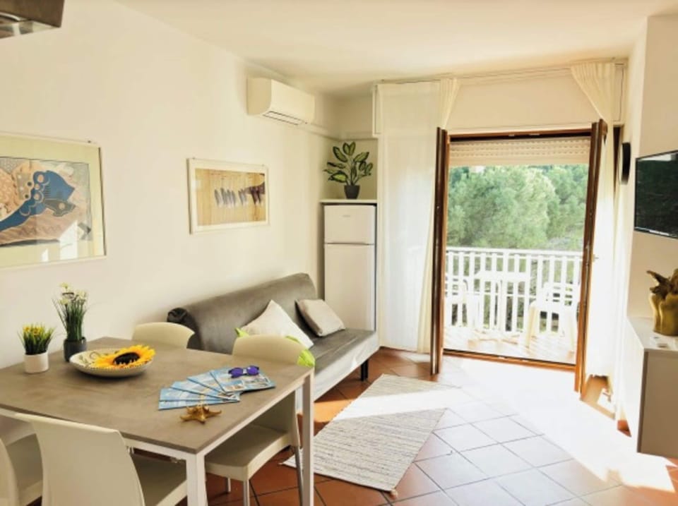 Apartment, 1 Bedroom, Balcony, Garden View | Living room | TV