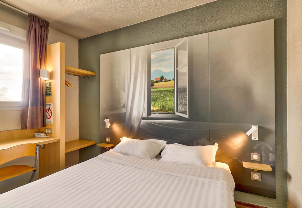 Double Room | Desk, soundproofing, free WiFi, bed sheets