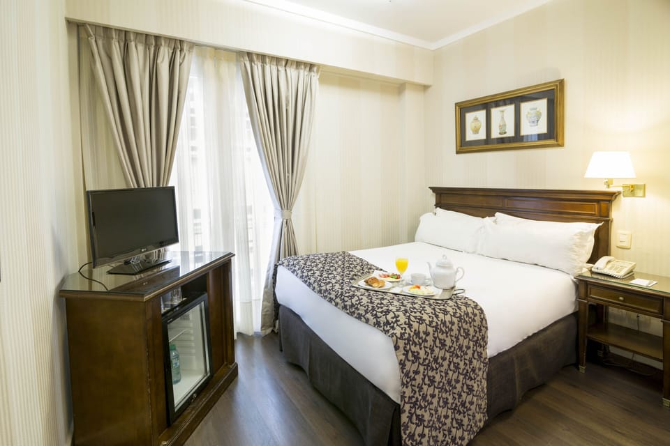 Premium bedding, in-room safe, desk, blackout drapes