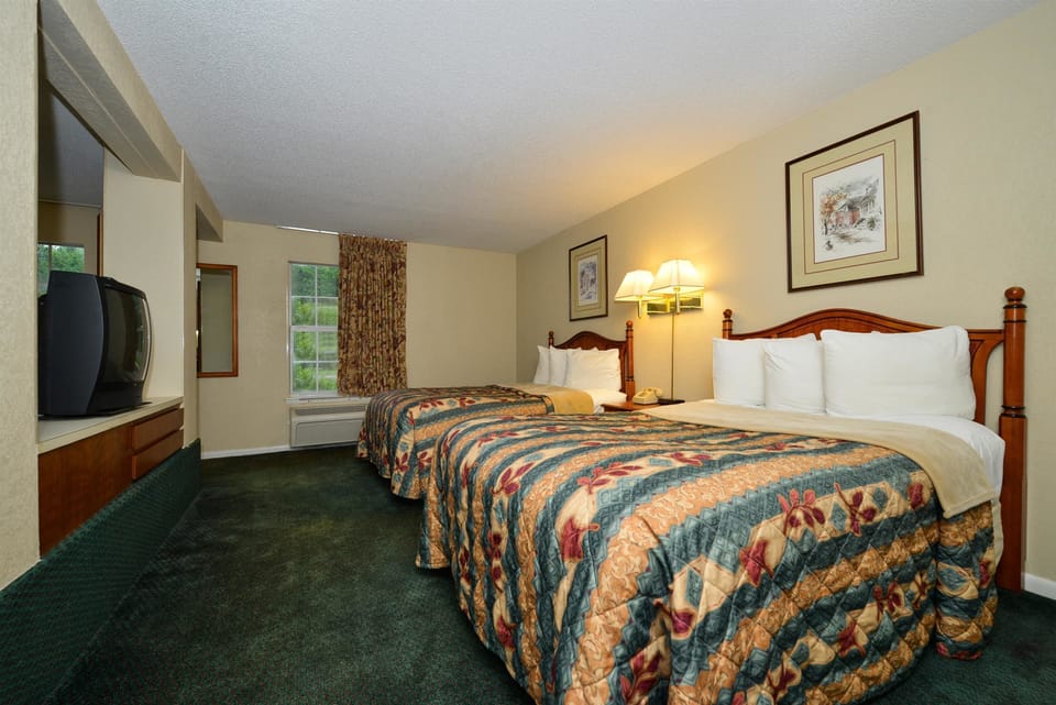 Desk, blackout drapes, iron/ironing board, free WiFi