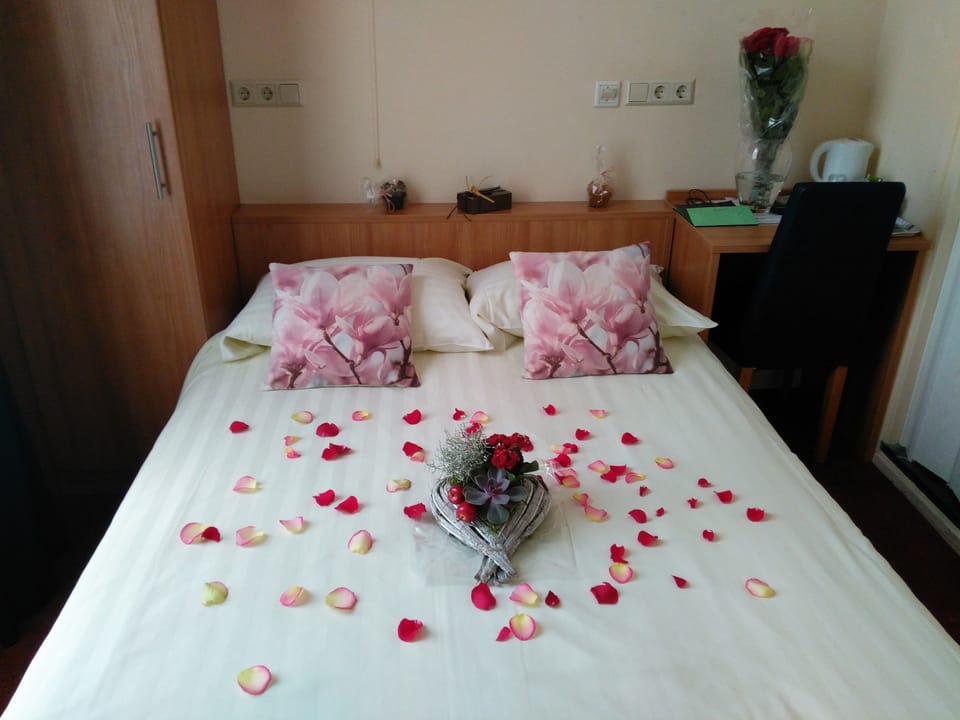 Hotel de Wilde Kriek Hotel in Limburg (province)