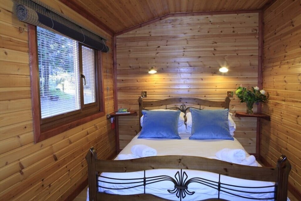 Woodcutters Cabin | 2 bedrooms, individually decorated, individually furnished
