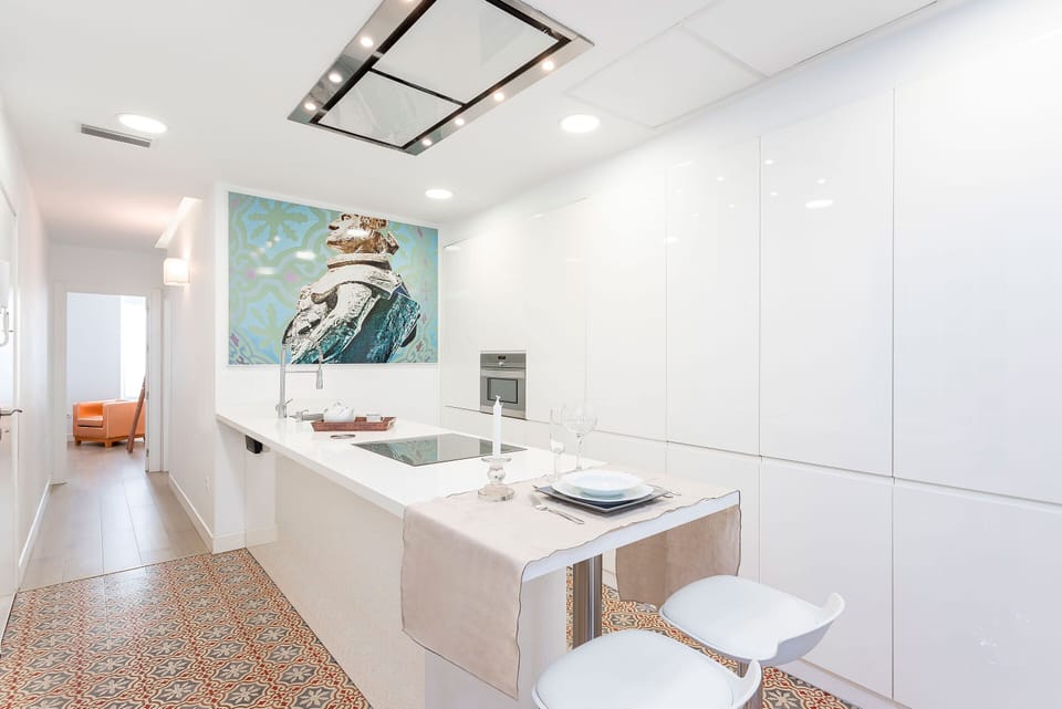 Apartment (2 Bedrooms) | Private kitchen | Full-size fridge, microwave, oven, stovetop
