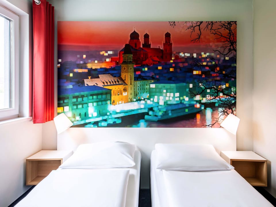 Twin Room | Hypo-allergenic bedding, desk, free WiFi, bed sheets