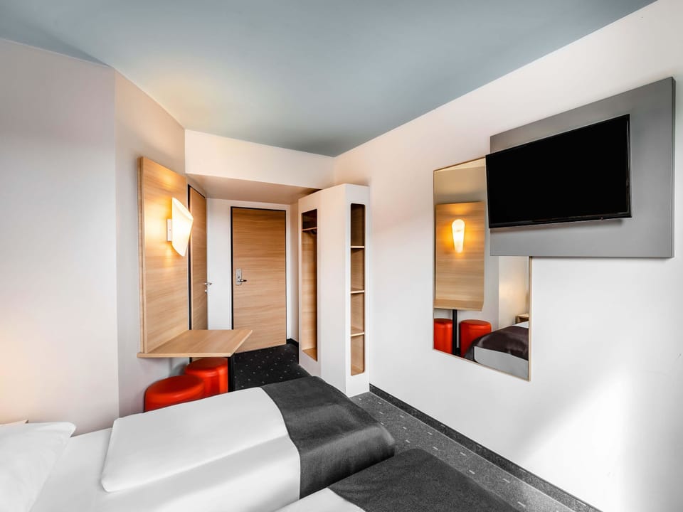 Twin Room | Hypo-allergenic bedding, desk, soundproofing, free WiFi