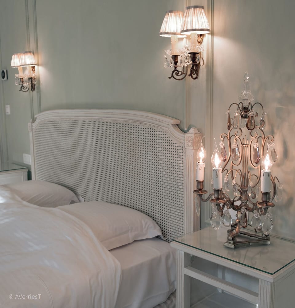 Romantic Room | Minibar, in-room safe, individually decorated, individually furnished