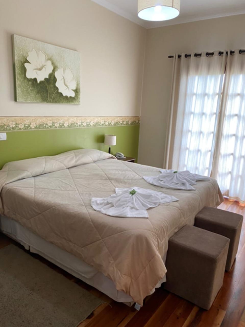 Luxury Room, Hot Tub | Minibar, in-room safe, iron/ironing board, free WiFi