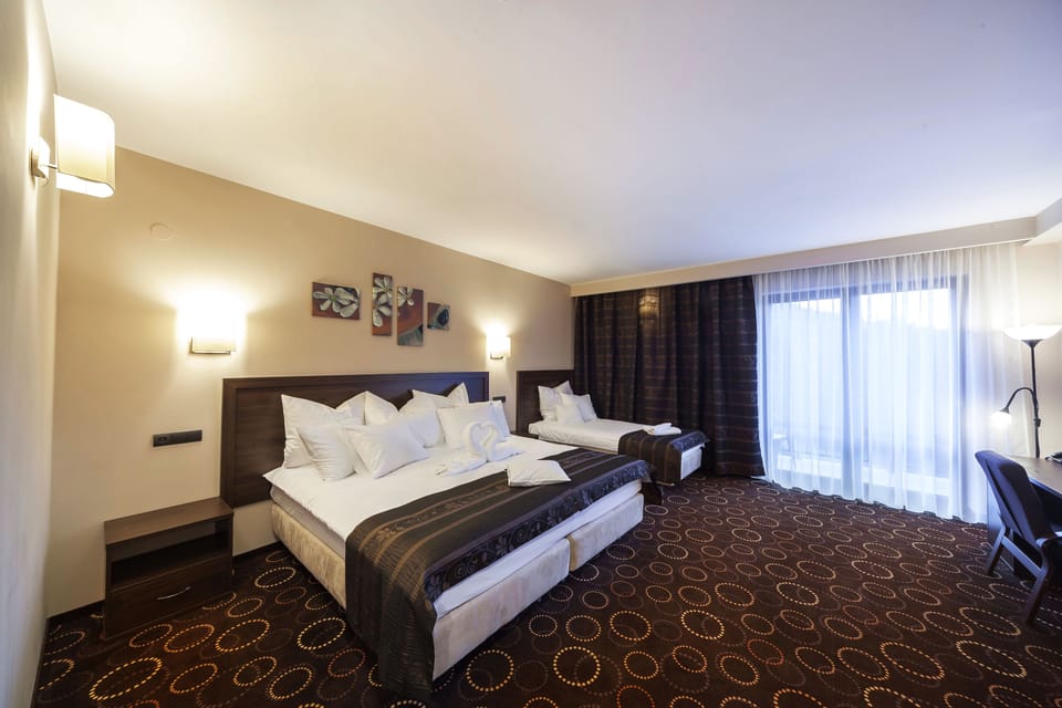 Deluxe Double or Twin Room | Premium bedding, desk, iron/ironing board, cribs/infant beds