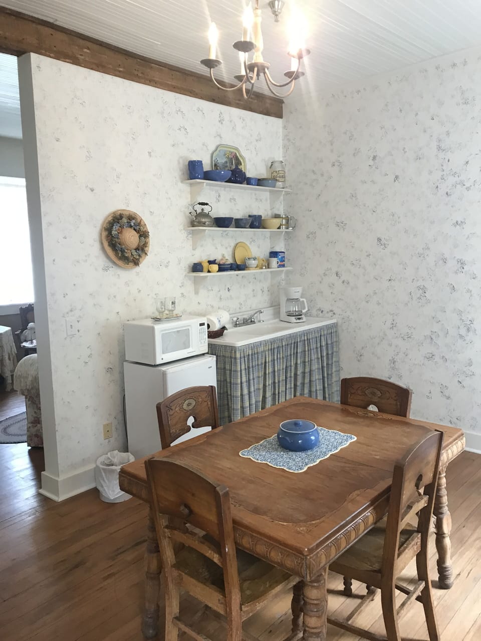 Dave & Mayme's Whirlpool Suite | Individually decorated, individually furnished, iron/ironing board