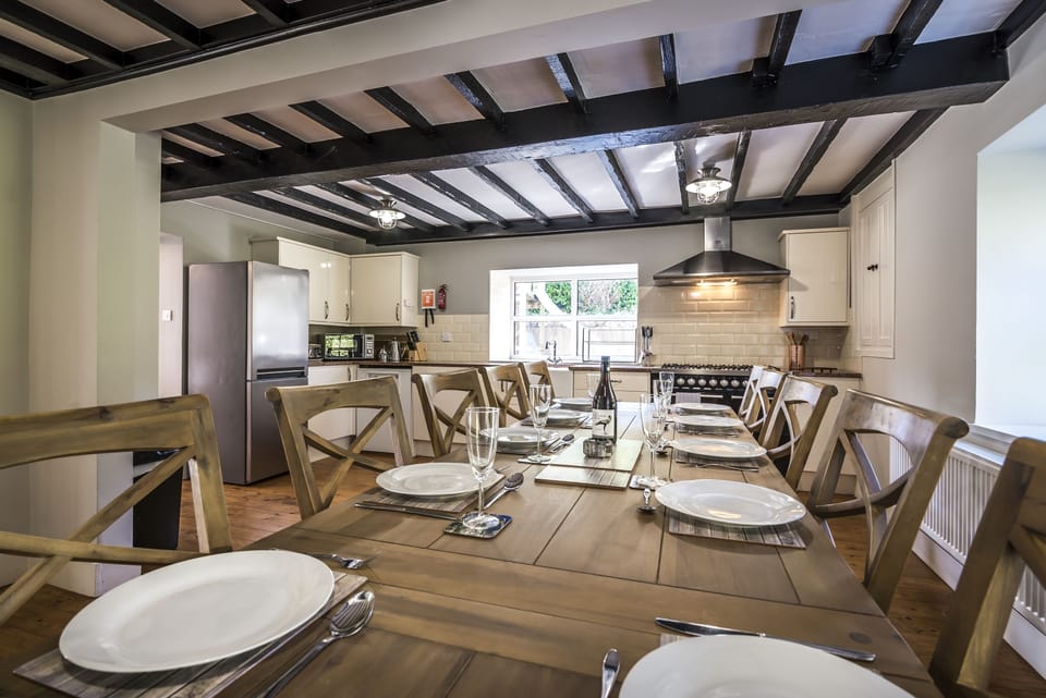 House (4 Bedrooms) | Dining room