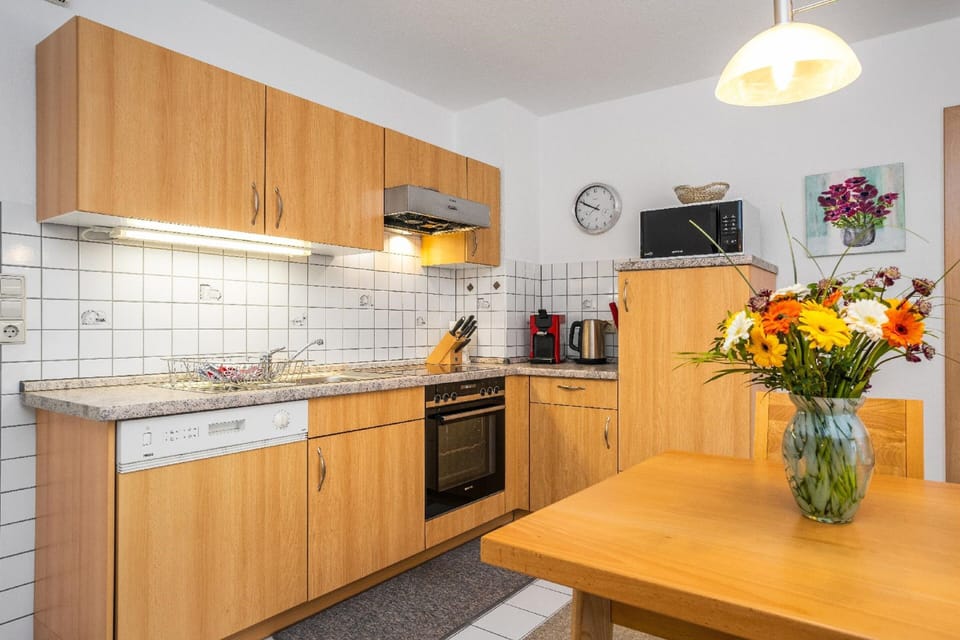 Apartment | Private kitchen | Fridge, microwave, oven, stovetop