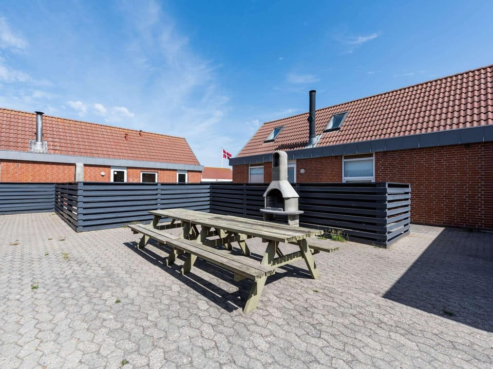 House | Outdoor dining