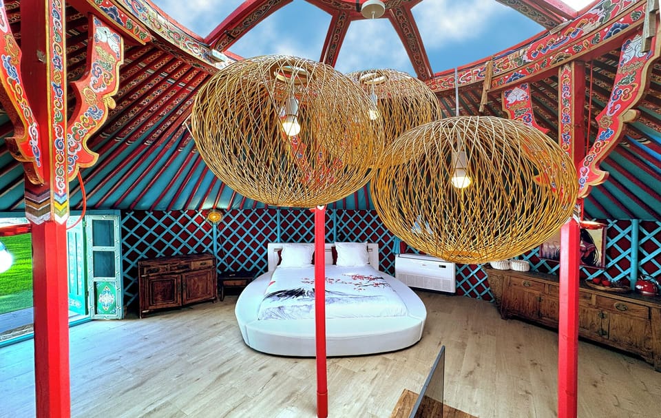 Yurta Cuadruple | Minibar, blackout drapes, free WiFi, bed sheets