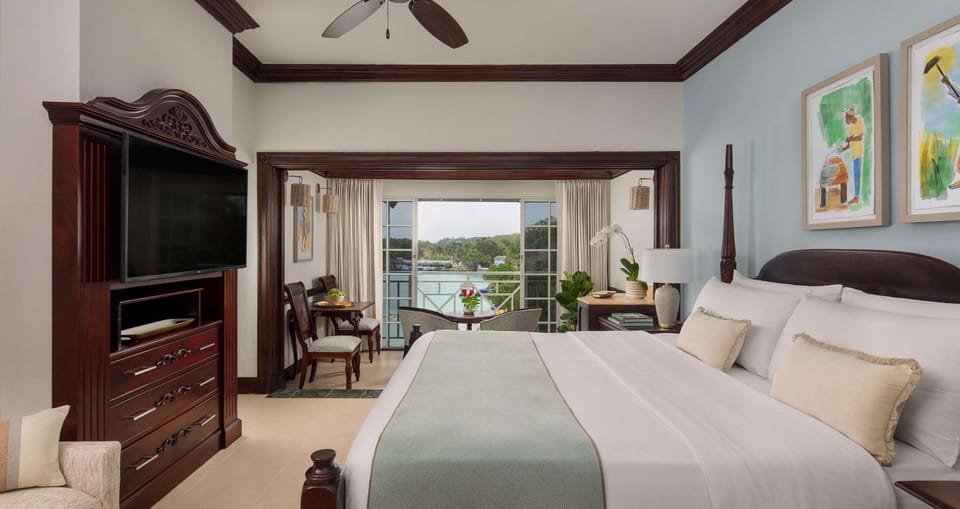 Honeymoon Suite, 1 Bedroom, Ocean View (Viceroy Honeymoon Butler Suite) | Minibar, in-room safe, desk, iron/ironing board
