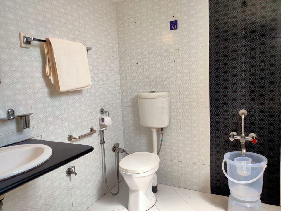 GARDEN VILLA AC ROOM  | Bathroom