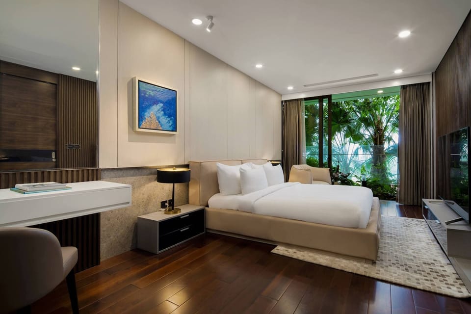 Presidential Sky Suite | Premium bedding, in-room safe, desk, blackout drapes