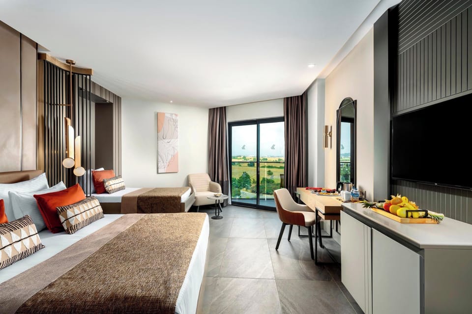 Premium bedding, minibar, in-room safe, desk