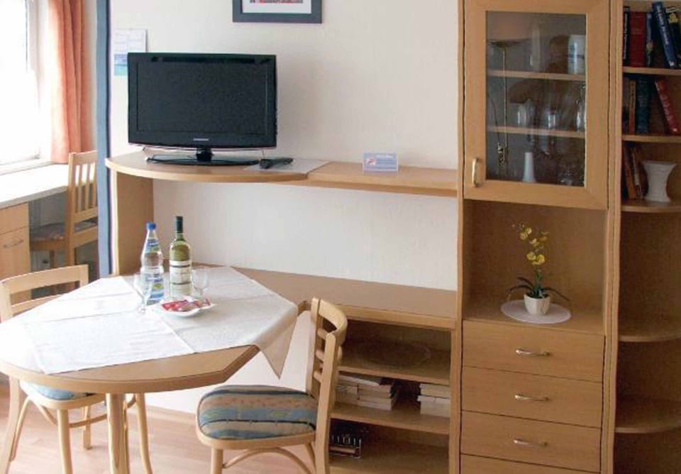 Double Room | Living area | Flat-screen TV