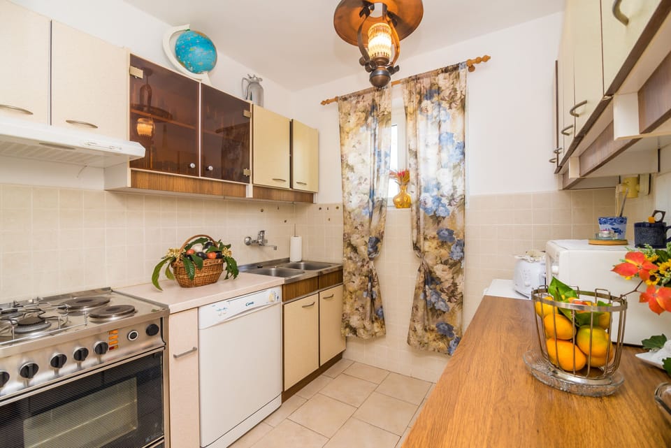 Apartment (One Bedroom Apartment with Terrace an) | Private kitchen | Fridge