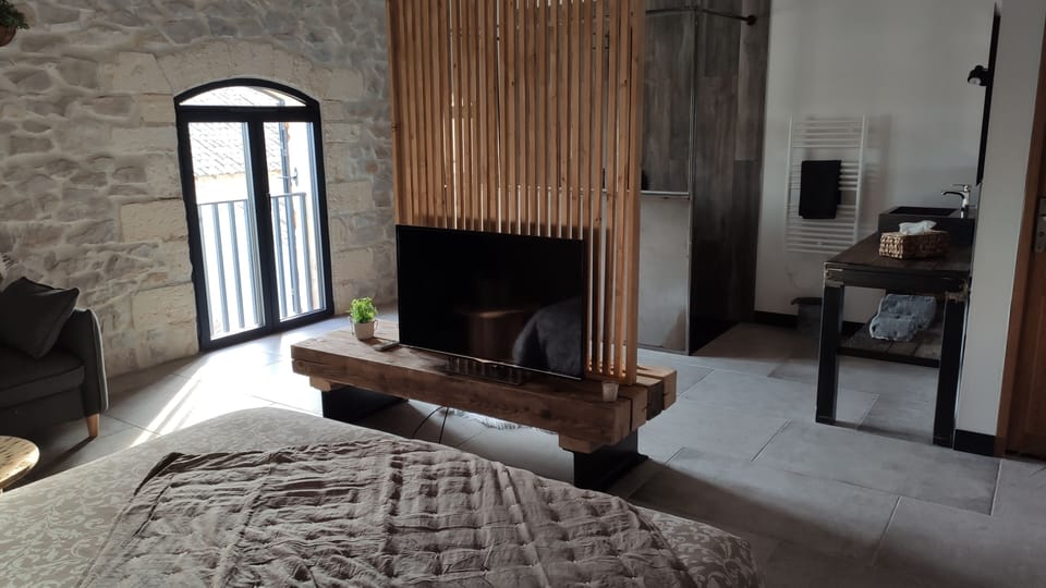 Deluxe Double Room, Ensuite, Garden View (CARILLON) | 1 bedroom