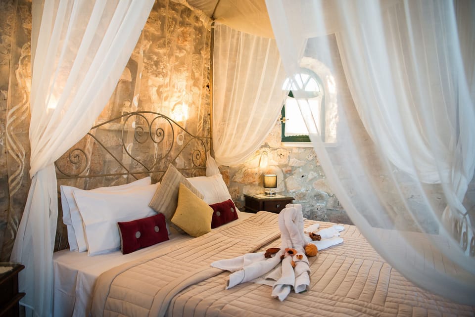 Studio, Sea View (Stone Windmill) | Individually decorated, individually furnished, iron/ironing board