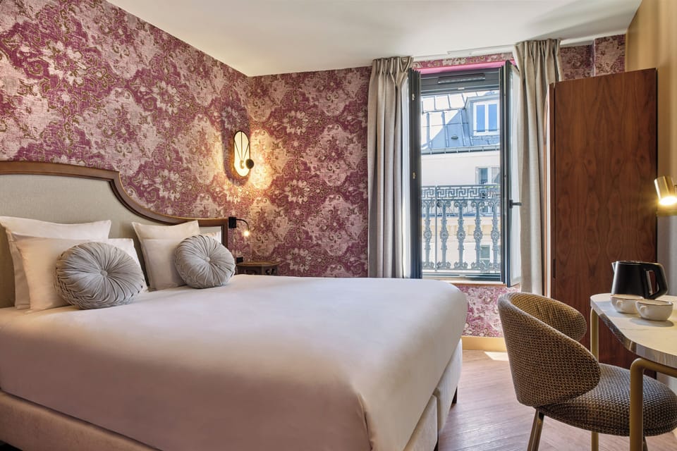 Double Room | In-room safe, desk, soundproofing, iron/ironing board