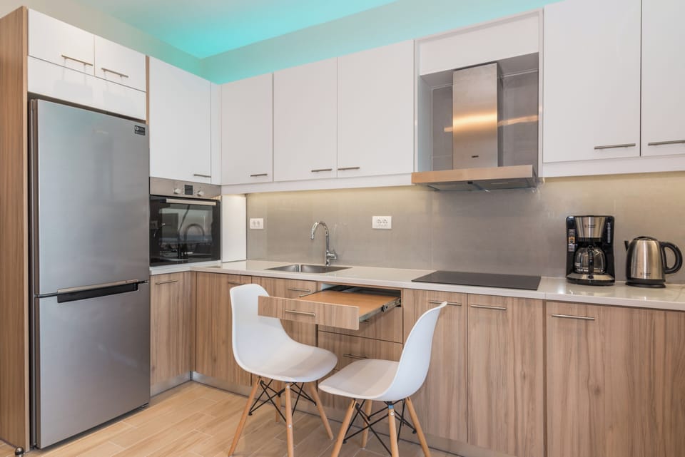 Apartment, 1 Bedroom, Smoking, Balcony | Private kitchen