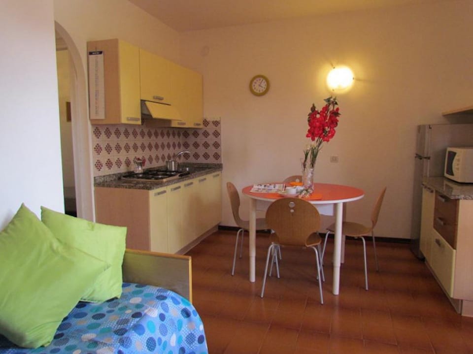 Apartment, 2 Bedrooms, Balcony | Dining room