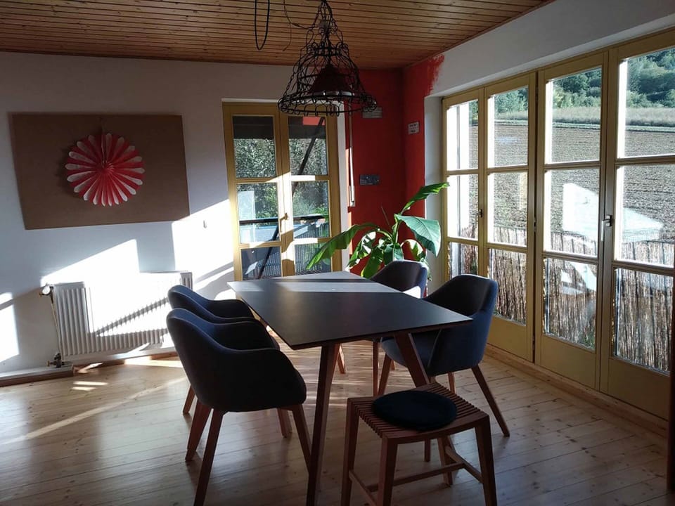 Apartment | Living area | 30-inch flat-screen TV with satellite channels, TV