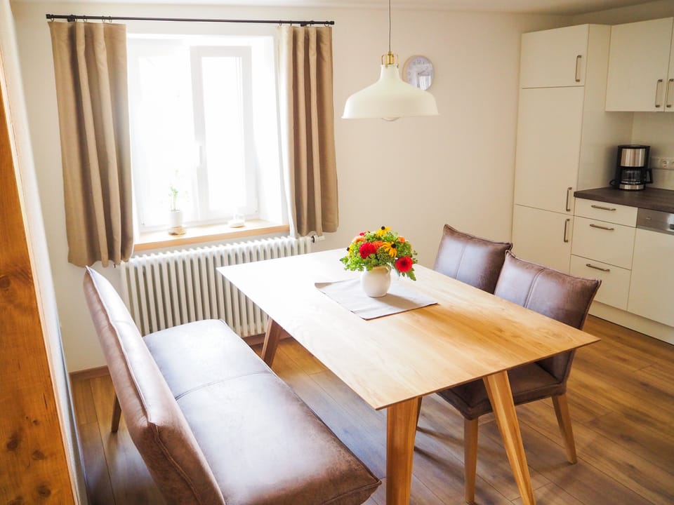 Economy Apartment | In-room dining
