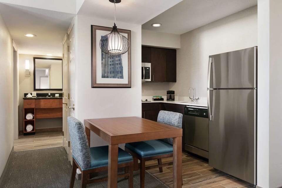Coffee/tea maker, full-size fridge, microwave