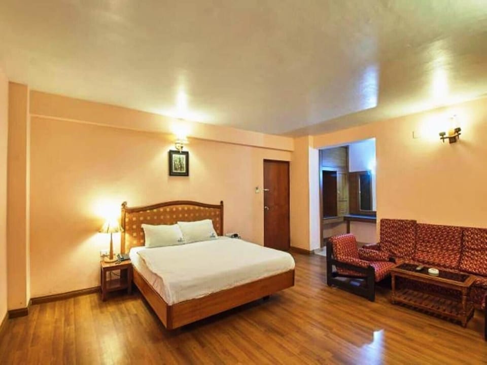 Premium bedding, iron/ironing board, free WiFi, bed sheets