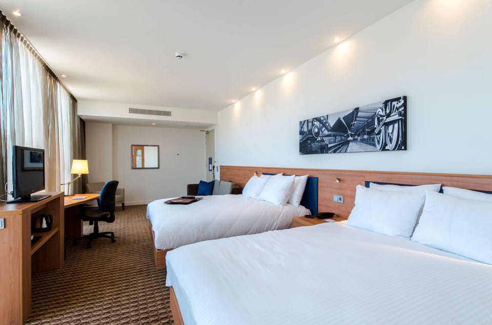 Room, Corner | In-room safe, blackout drapes, iron/ironing board