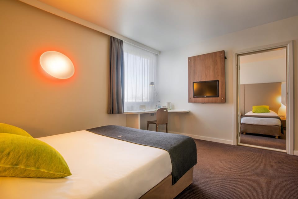 In-room safe, desk, soundproofing, free WiFi