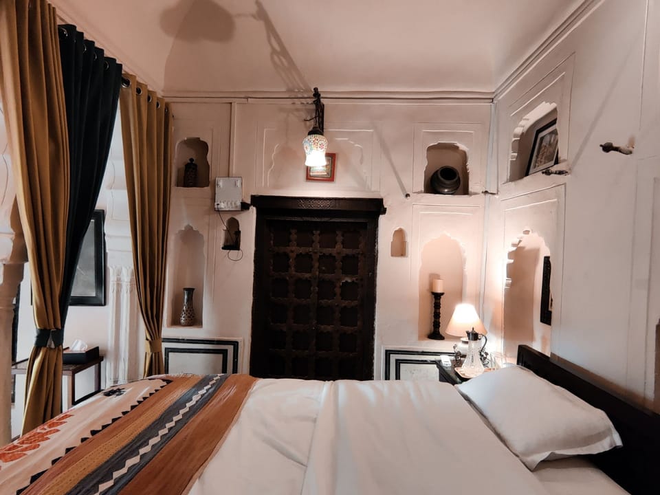 Heritage Room | Rollaway beds, free WiFi, bed sheets