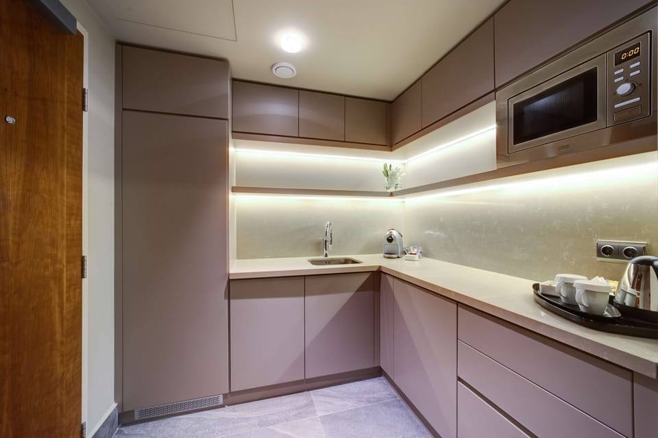 Presidential Suite | Private kitchen | Coffee/tea maker