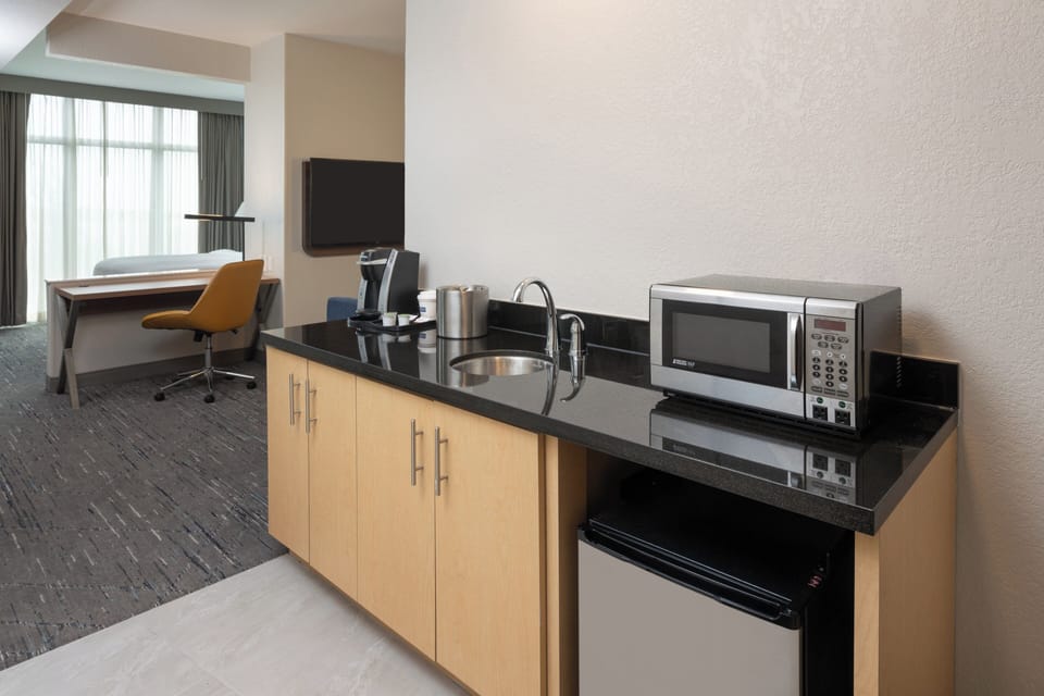 1 bedroom, premium bedding, in-room safe, desk
