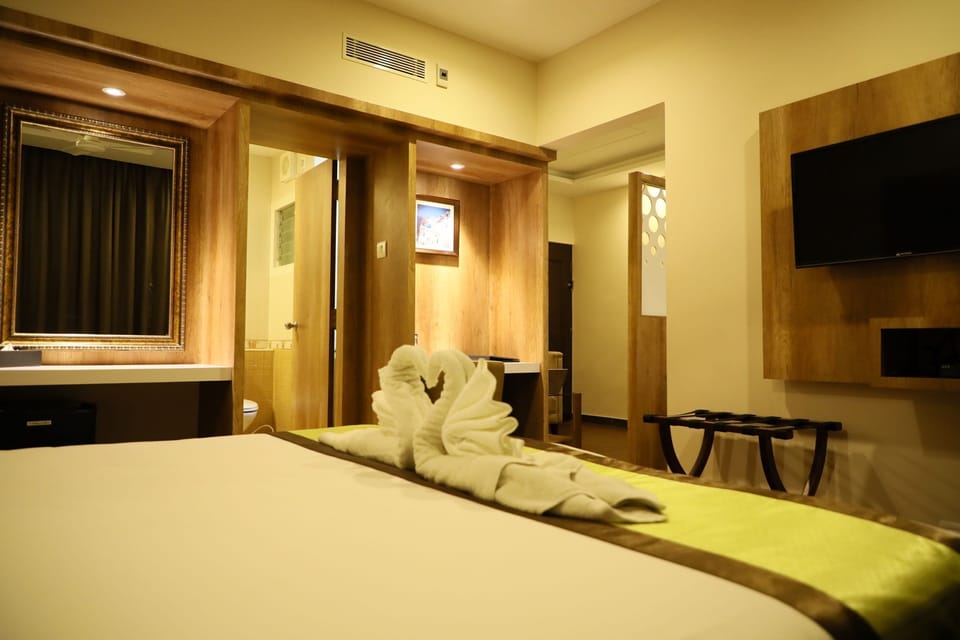 Free minibar items, in-room safe, desk, soundproofing