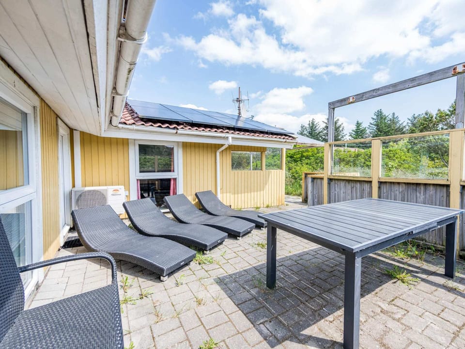 House | Outdoor dining