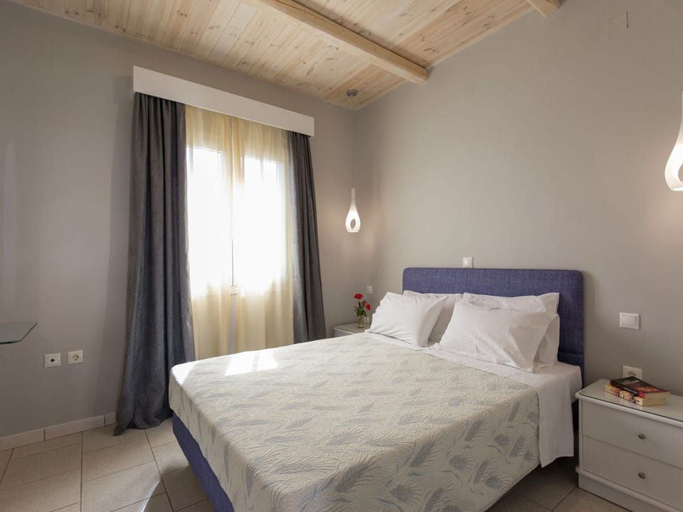 Villa | 2 bedrooms, individually furnished, iron/ironing board, bed sheets
