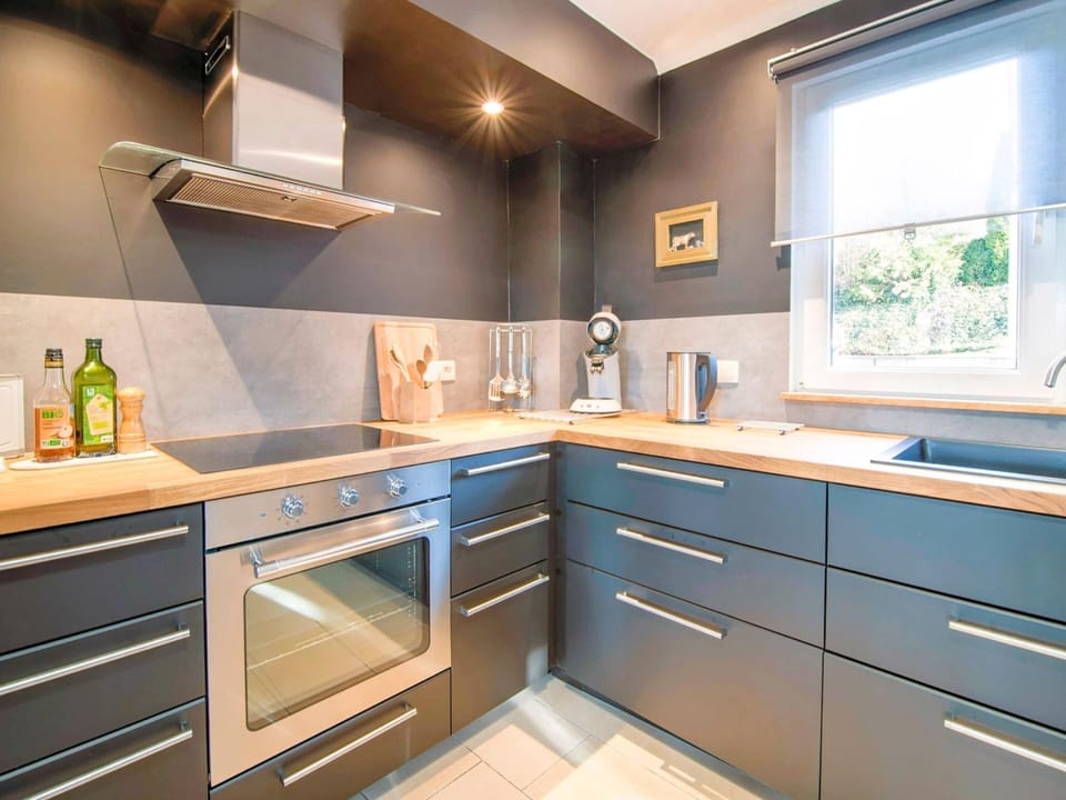 House | Private kitchen | Coffee/tea maker, highchair